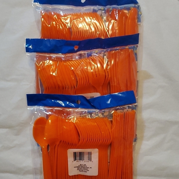 Orange Heavy Duty Plastic Cutlery Set - Picture 3 of 3